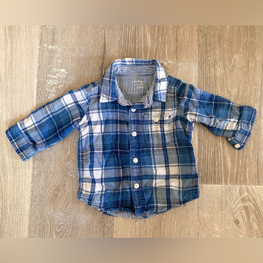 Baby Gap Boy’s Flannel Button Down Sz 6-12 months 🌟$3 Deal!🌟